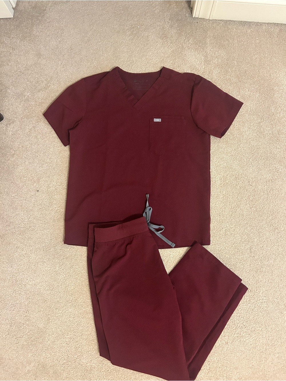 Figs burgundy scrub set